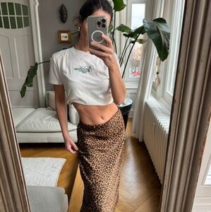 Satin dress with Leomuster Leopard